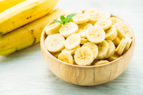 pisang makanan penyebab jerawat
